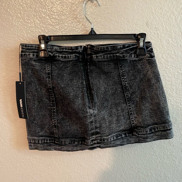 Black washed mini denim skirt - Picture 2 of 4